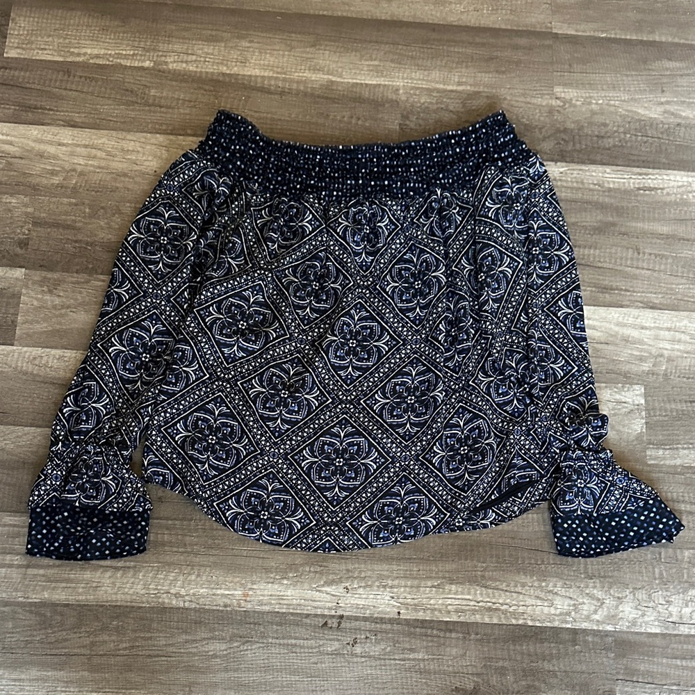 White House Black Market Navy and White Patterned Blouse